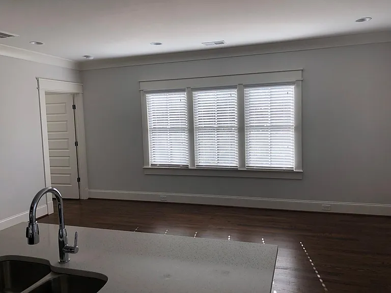 2121 Roslyn Ave — Photo 27