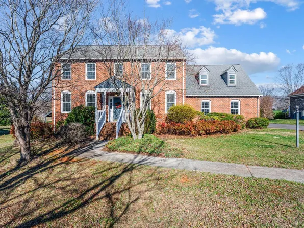 222 London Downs Dr, Forest, VA 24551