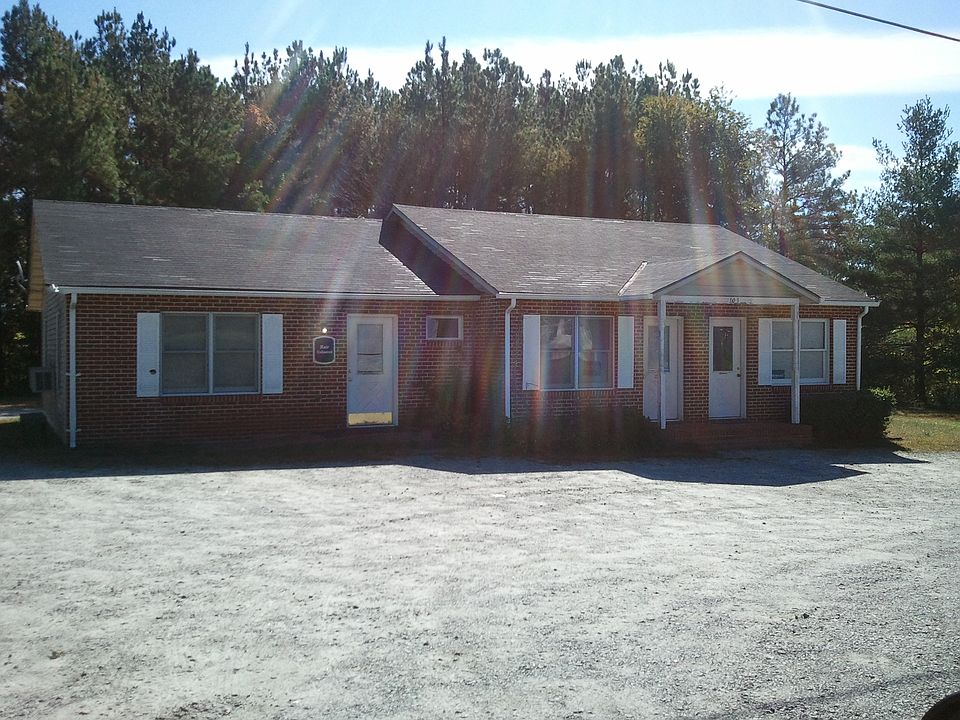 2nd image of 101 Loch Lane Dr