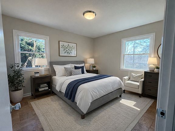4th image of 10008 Harlech Ln