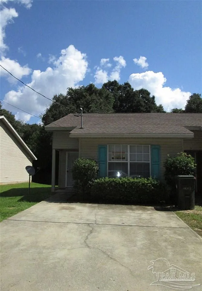 2 bed, 2.0 bath, 1050 sqft, $1,275 — Photo 1