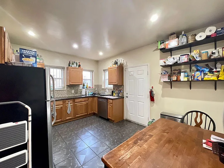 416 N 31st St — Photo 5