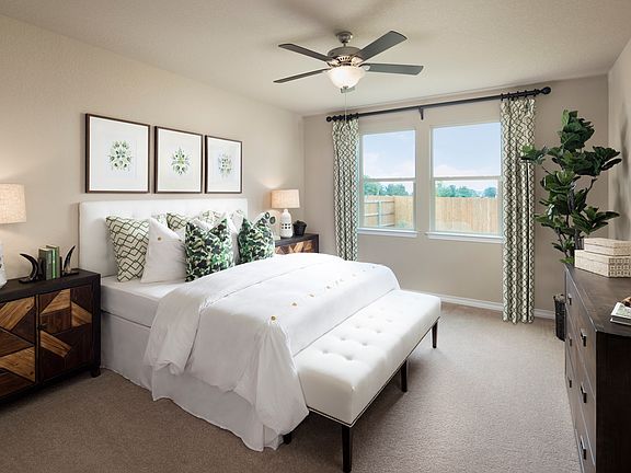 5th image of 1002 Sandra Ann Way