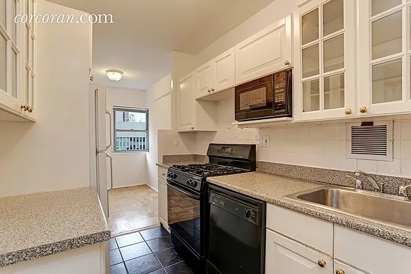Sold by Corcoran | media 12