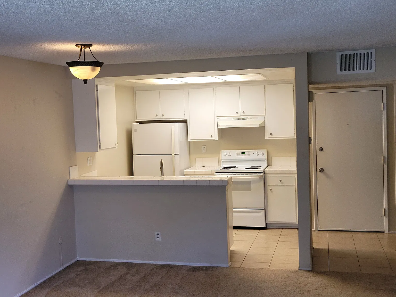 1 bed, 616 sqft, $2,000 — Photo 4