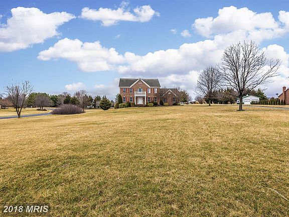 2nd image of 5211 Hollow Tree Ln