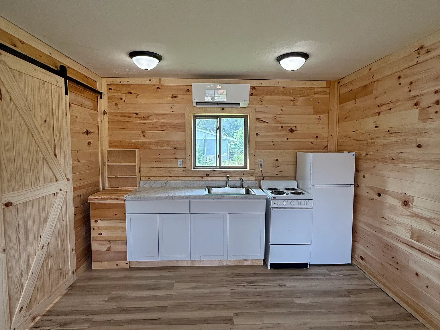 Studio, 350 sqft, $795 — Photo 3