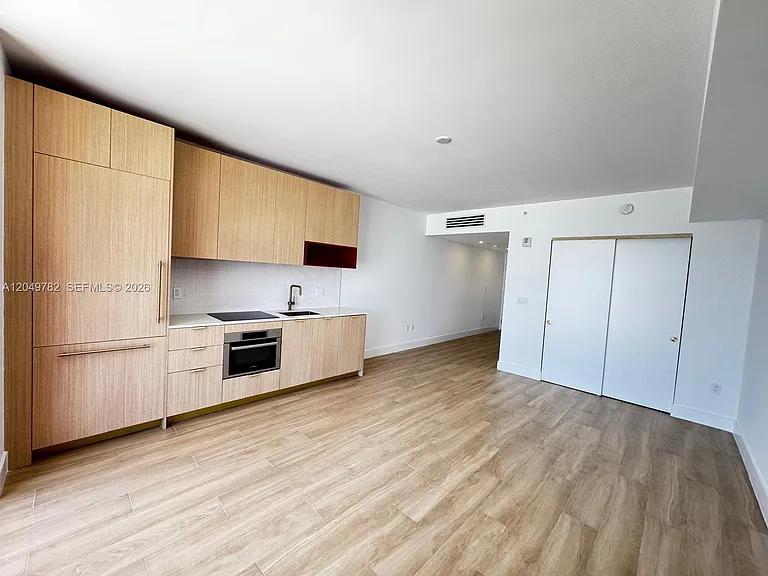 90 NE 32nd St #625 — Photo 16