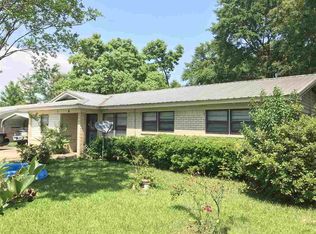 6 N Watlington Dr, Texarkana, TX 75501