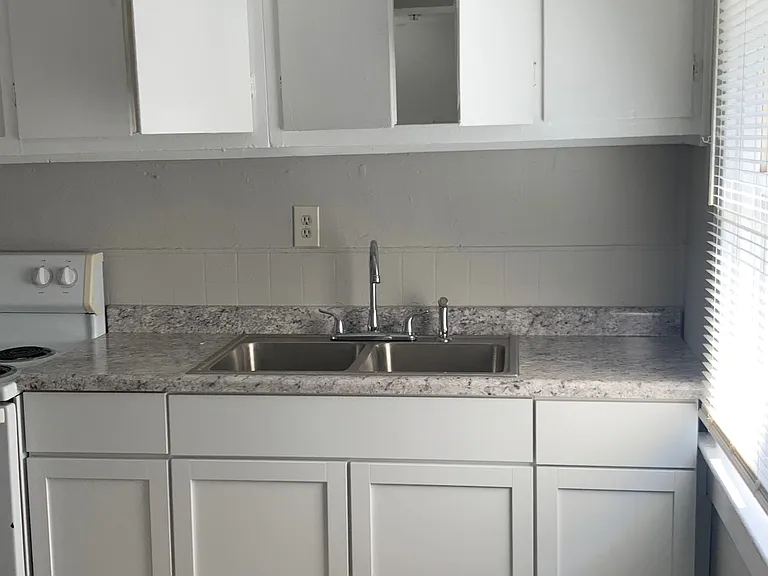 815 Dawson St #2 — Photo 4