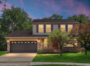 10560 Chestnut Ct, Plymouth, MI 48170
