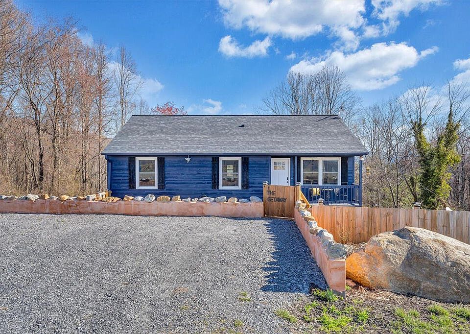 1st image of 1039 Fosters Knob Rd