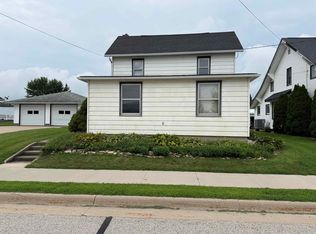 212 E Main St, Luxemburg, IA 52056