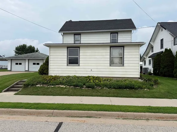212 E Main St, Luxemburg, IA 52056