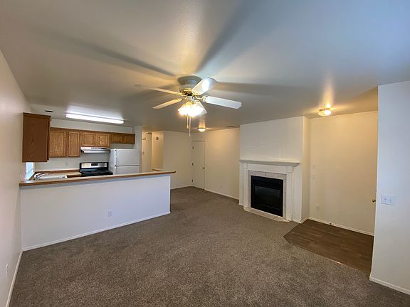 3rd image of 2091 NE Linnea Dr Ste 4