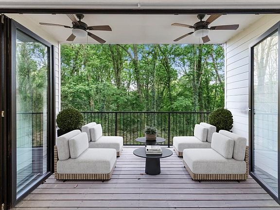 3rd image of 1099 Briar Cove Cir