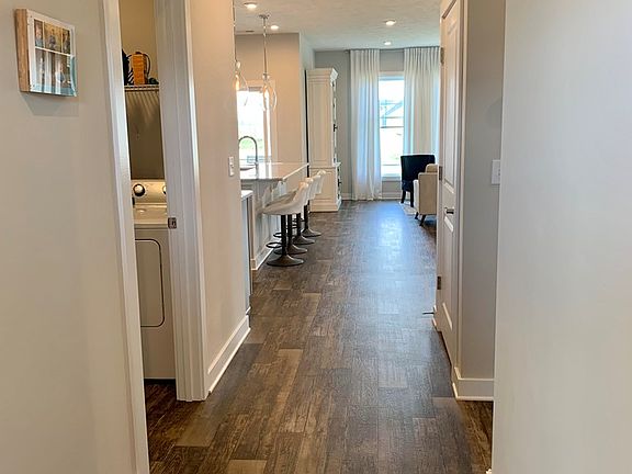 3rd image of 2584 Watson Cir