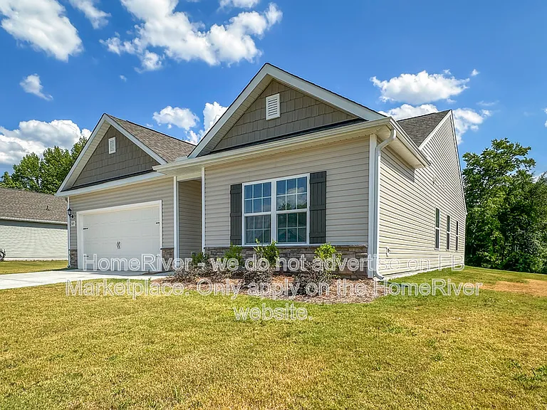389 Chedworth Dr — Photo 2
