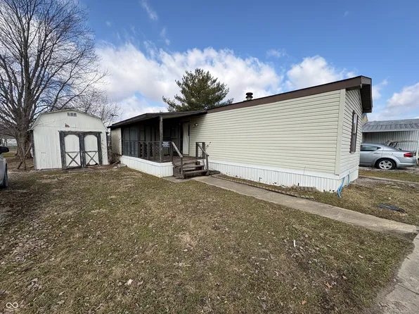 3083 Van Bibber Lake Est, Greencastle, IN 46135