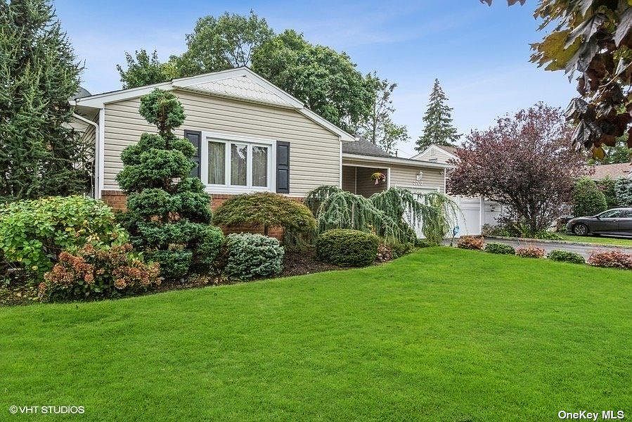 1st image of 2702 Harvey Dr