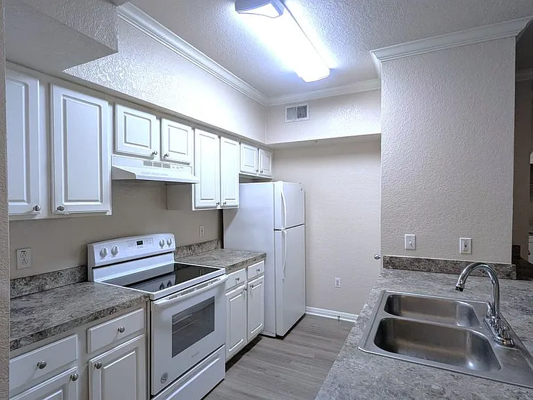 911 N Orange Ave #432 — Photo 6
