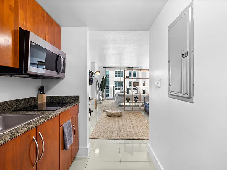 1 SE 12th St #32-ID1026152P — Photo 32