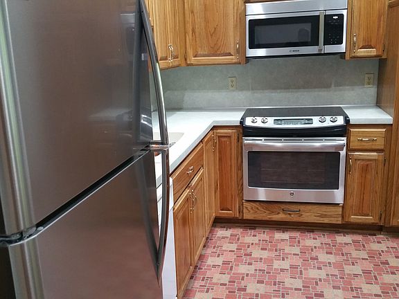 4th image of 13357 Morgan Ave S