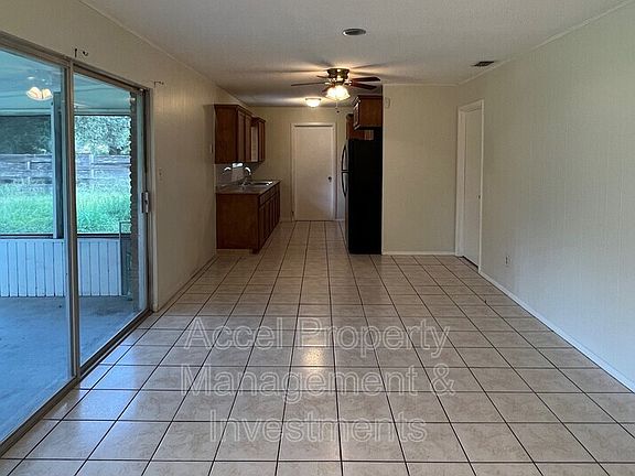 4th image of 1515 S 15th Ave