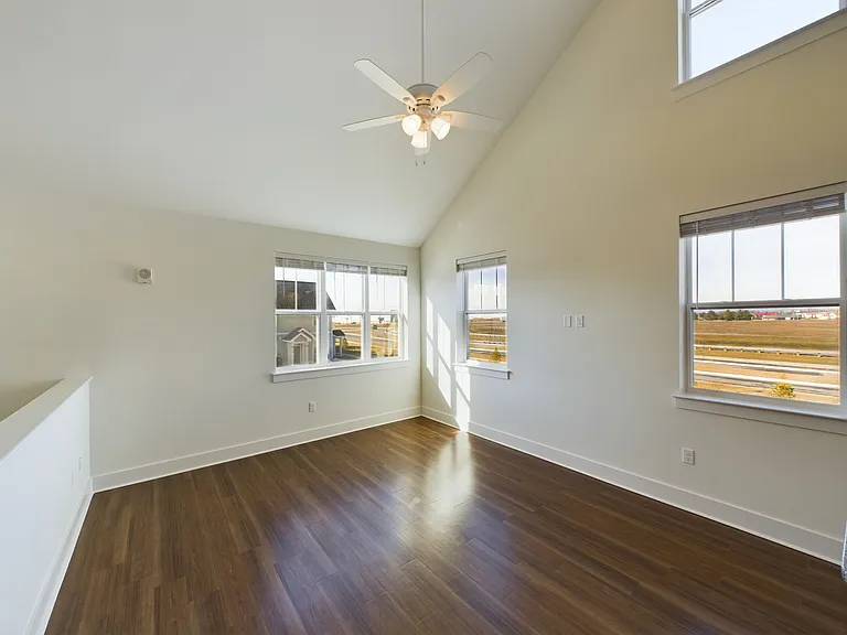 575 Quinn Ln #16-201 — Photo 2