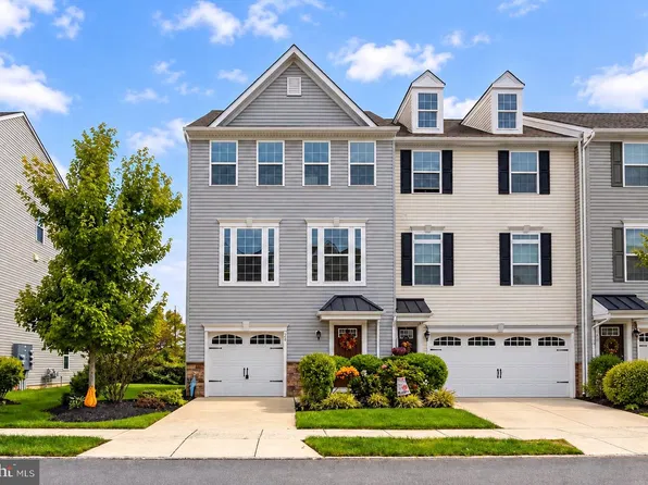 20 Peacock Cir, Sewell, NJ 08080