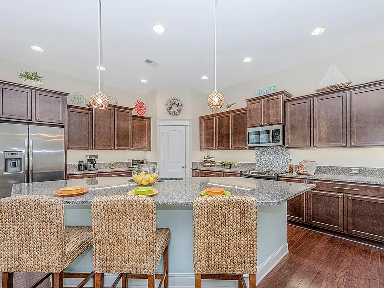 3695 Spindrift Dr — Photo 11