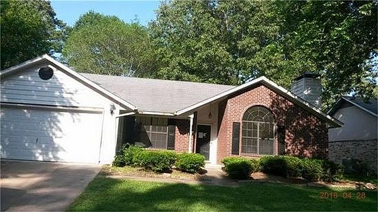 1st image of 104 Castlewood Cir