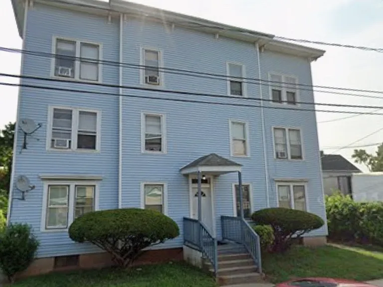 21 Olive St S #3 — Photo 1
