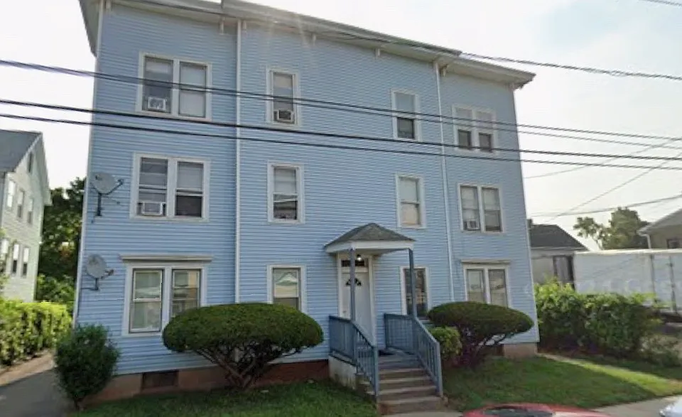 21 Olive St N #3