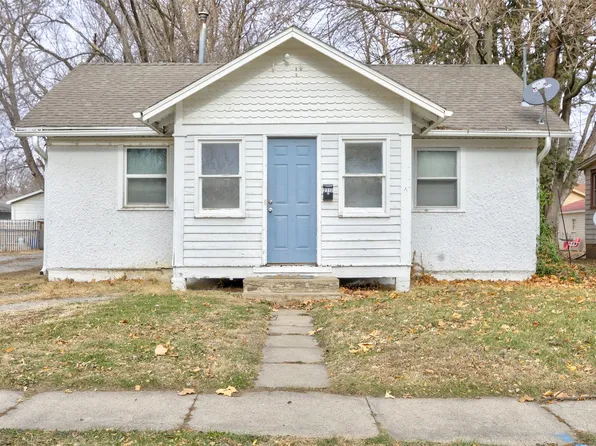 2712 Des Moines St, Des Moines, IA 50317