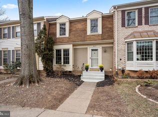 9637 Scotch Haven Dr, Vienna, VA 22181