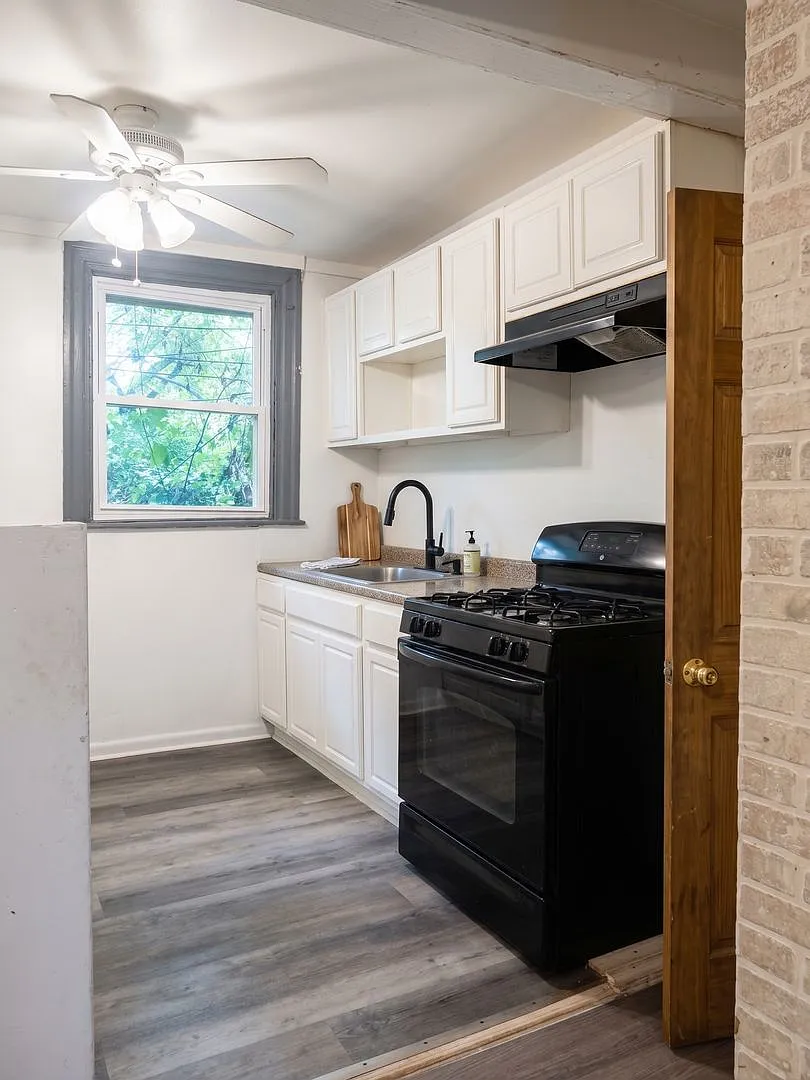 1142 E. Woodlawn St. — Photo 4