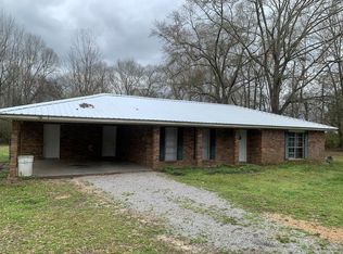 68 N 3rd St, Silver Creek, MS 39663