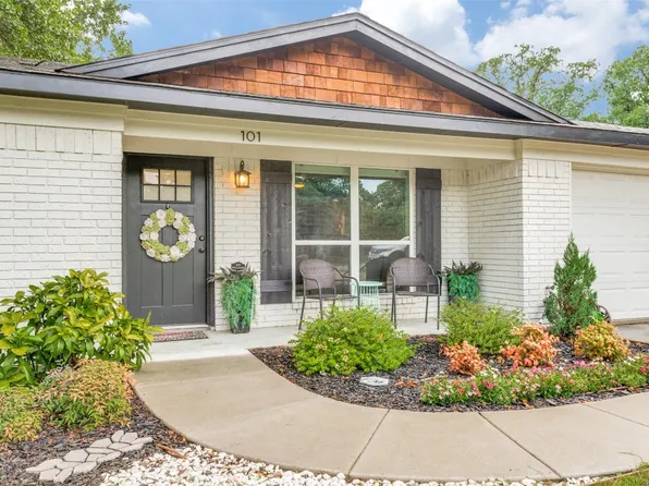 101 Surveyors Rd, Aubrey, TX 76227