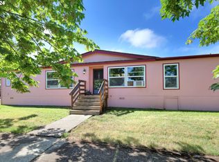 2086 Donnelly Dr, Springfield, OR 97477