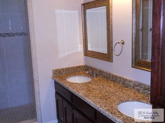 3rd image of 7589 Ironwood Ave