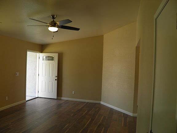 3rd image of 16483 Delhi Ave