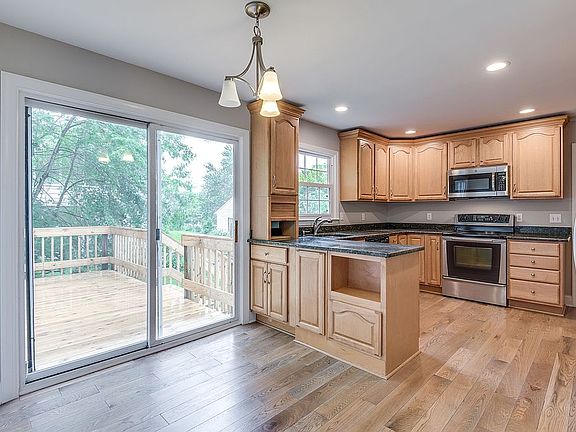 Kitchen with Granite