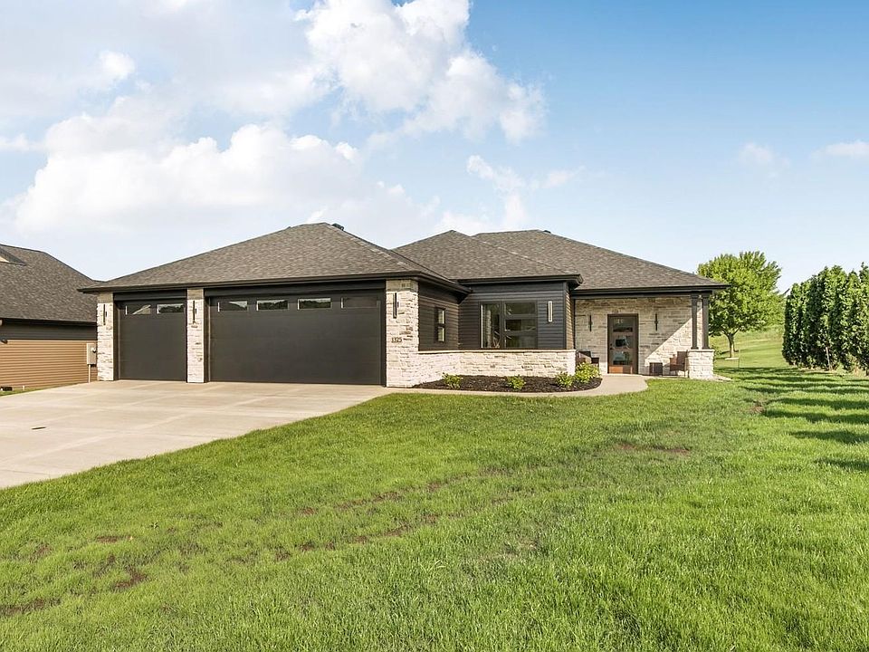 1st image of 1325 Iris Ln