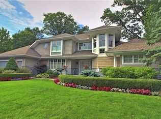 34 Shoreby Dr, Cleveland, OH 44108