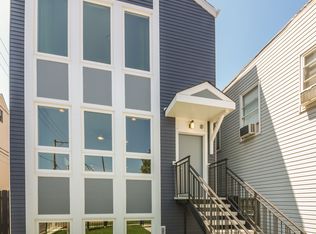 2040 N Hamlin Ave, Chicago, IL 60647