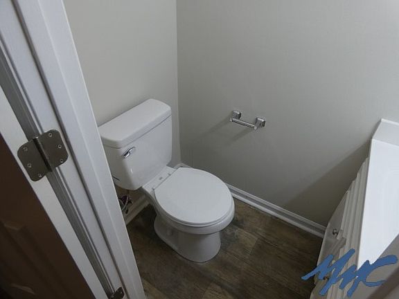 5th image of 2556 Oak Hill Dr