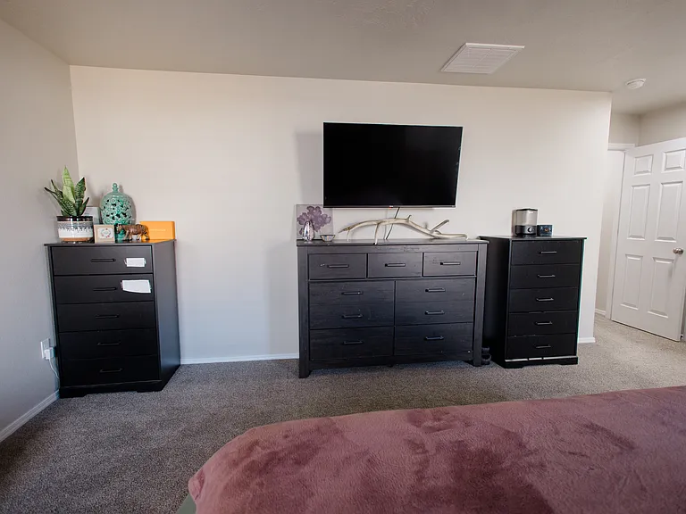 930 SW Lago St — Photo 18