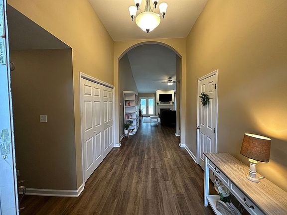 2nd image of 11017 Eagle Creek Ln