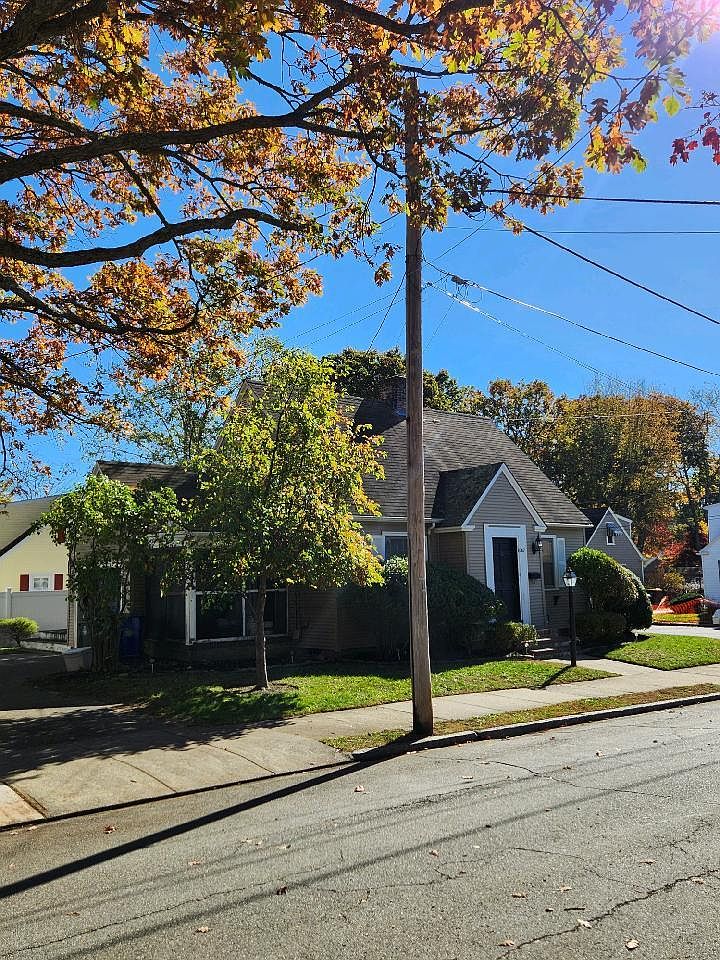 1067 Ray St, Fall River, MA 02720 Zillow